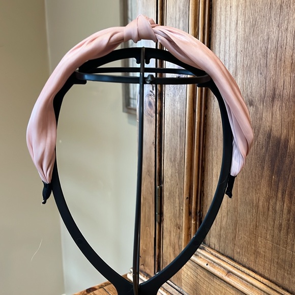 Forever 21 Satin knotted Headband (2) - Picture 6 of 8